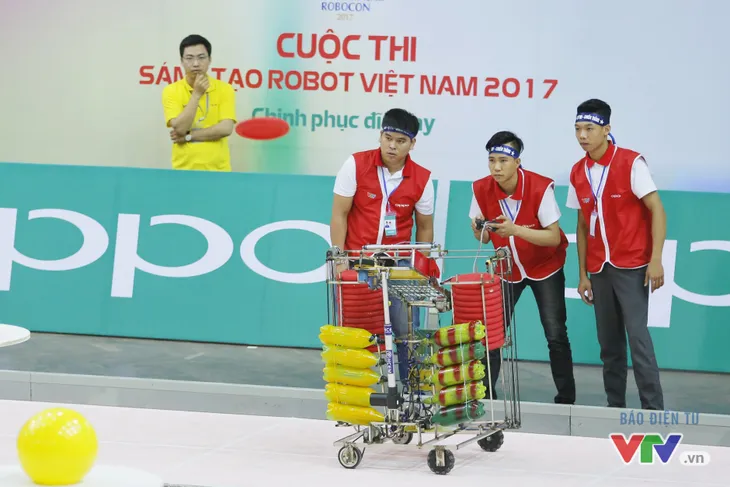 Robocon Việt Nam 2017: Hưng Yên và Hà Tĩnh đua nhau giành APPARE - Ảnh 15. Robocon Việt Nam 2017: Hưng Yên và Hà Tĩnh đua nhau giành APPARE - Ảnh 15.