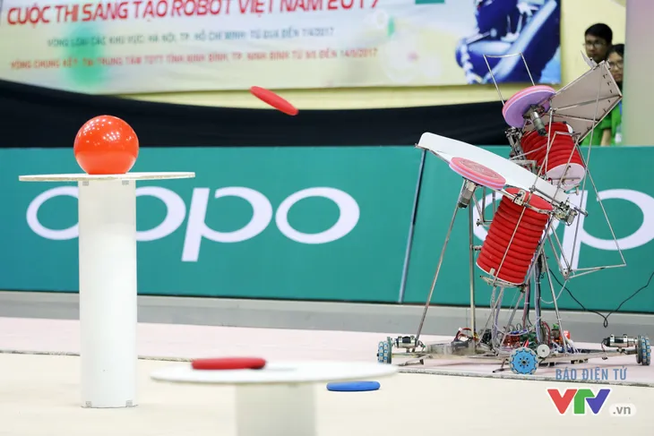 Robocon Việt Nam 2017: Hưng Yên và Hà Tĩnh đua nhau giành APPARE - Ảnh 12. Robocon Việt Nam 2017: Hưng Yên và Hà Tĩnh đua nhau giành APPARE - Ảnh 12.