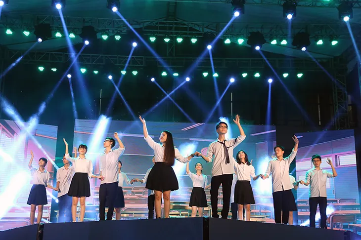 Amser bùng cháy hết mình trong đêm CK Ngày Hội Anh Tài 2017 - Ảnh 1. Amser bùng cháy hết mình trong đêm CK Ngày Hội Anh Tài 2017 - Ảnh 1.