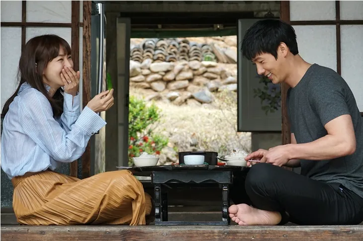Những ngày đầu mới yêu của Kim So Yeon và Lee Sang Woo trên phim trường Gia hòa vạn sự thành - Ảnh 5. Những ngày đầu mới yêu của Kim So Yeon và Lee Sang Woo trên phim trường Gia hòa vạn sự thành - Ảnh 5.