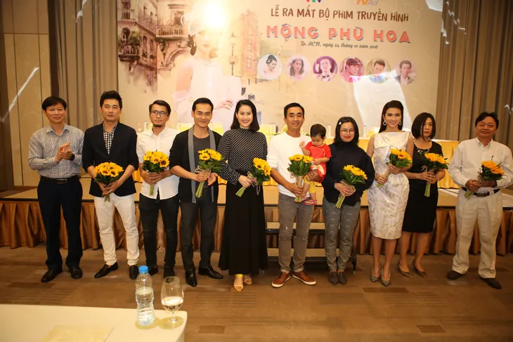 Phim mới Mộng phù hoa: Tái hiện bức tranh Sài Gòn xưa - Ảnh 2. Phim mới Mộng phù hoa: Tái hiện bức tranh Sài Gòn xưa - Ảnh 2.