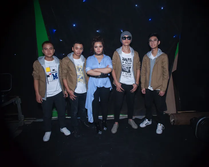 Ban Nhạc Việt - Tập 11: Phương Uyên thách đấu 2 ban nhạc của Mỹ Linh chơi rock - Ảnh 2. Ban Nhạc Việt - Tập 11: Phương Uyên thách đấu 2 ban nhạc của Mỹ Linh chơi rock - Ảnh 2.