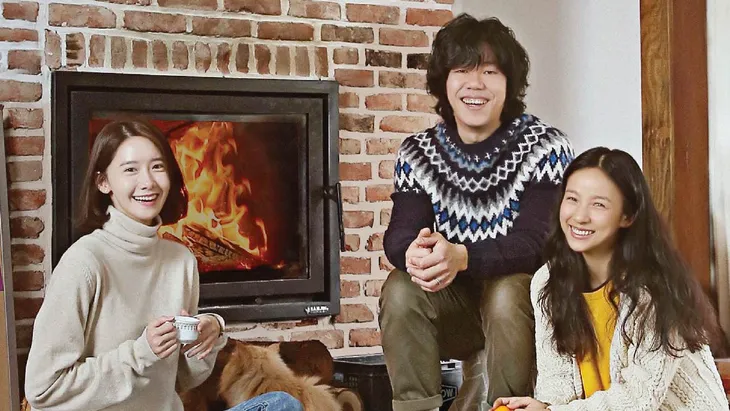 Show chưa kết thúc, YonnA và Lee Hyori đã bịn rịn như thế này! - Ảnh 1. Show chưa kết thúc, YonnA và Lee Hyori đã bịn rịn như thế này! - Ảnh 1.
