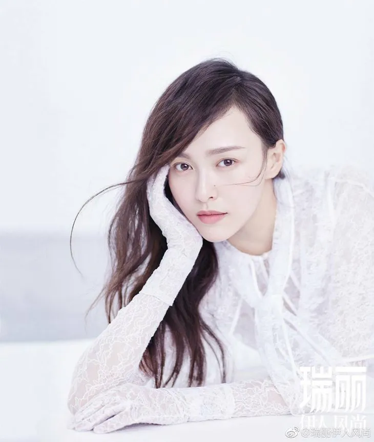 Xinh như thế này bảo sao fan của Đường Yên không mê mẩn! - Ảnh 2. Xinh như thế này bảo sao fan của Đường Yên không mê mẩn! - Ảnh 2.