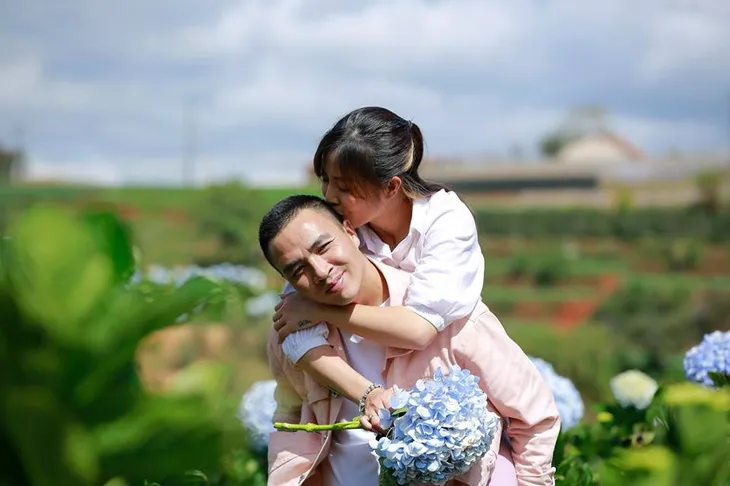 MC Hoàng Linh Chúng tôi là chiến sĩ tung ảnh cưới đẹp như mơ tại Đà Lạt - Ảnh 3.