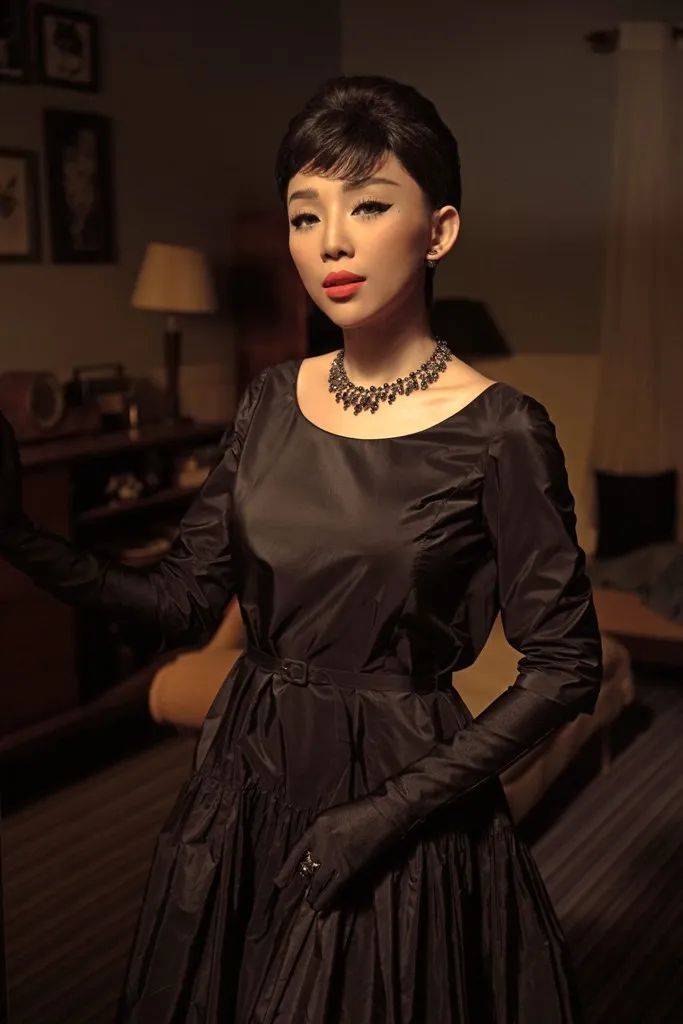 Tung ảnh theo style cổ điển, Tóc Tiên hết thích phong cách gợi cảm? - Ảnh 5. Tung ảnh theo style cổ điển, Tóc Tiên hết thích phong cách gợi cảm? - Ảnh 5.
