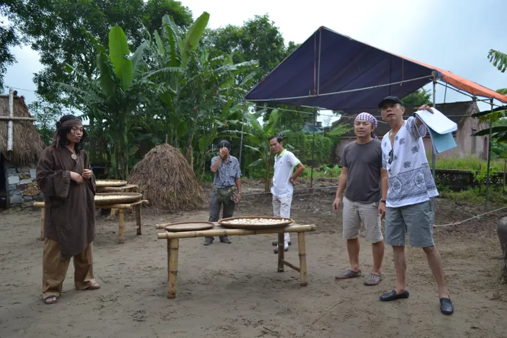 Họ Lý tên Thông và Chôn nhời 5 - Hai phim hài dân gian đặc sắc Tết Nguyên đán - Ảnh 2. Họ Lý tên Thông và Chôn nhời 5 - Hai phim hài dân gian đặc sắc Tết Nguyên đán - Ảnh 2.