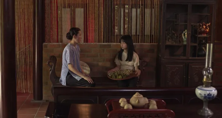 Phim Mộng phù hoa - Tập 2: Ba Trang (Kim Tuyến) sống cuộc đời tù túng, suýt bị ba dượng hãm hại - Ảnh 27. Phim Mộng phù hoa - Tập 2: Ba Trang (Kim Tuyến) sống cuộc đời tù túng, suýt bị ba dượng hãm hại - Ảnh 27.