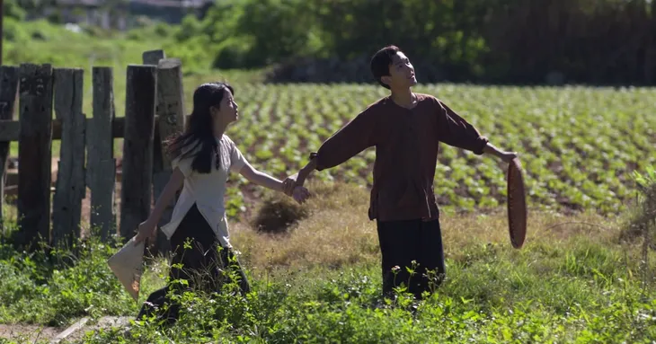 Phim Mộng phù hoa - Tập 2: Ba Trang (Kim Tuyến) sống cuộc đời tù túng, suýt bị ba dượng hãm hại - Ảnh 21. Phim Mộng phù hoa - Tập 2: Ba Trang (Kim Tuyến) sống cuộc đời tù túng, suýt bị ba dượng hãm hại - Ảnh 21.