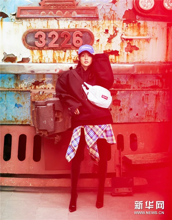 Trương Gia Nghê khoe hình ảnh tomboy cá tính - Ảnh 1. Trương Gia Nghê khoe hình ảnh tomboy cá tính - Ảnh 1.