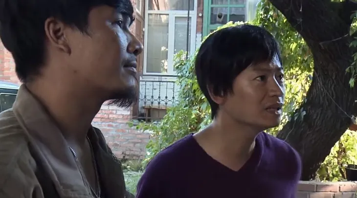 Tình khúc Bạch Dương - Tập 3: Cầm hoa đi đón Quyên, Hùng bị chặn đánh túi bụi? - Ảnh 2. Tình khúc Bạch Dương - Tập 3: Cầm hoa đi đón Quyên, Hùng bị chặn đánh túi bụi? - Ảnh 2.
