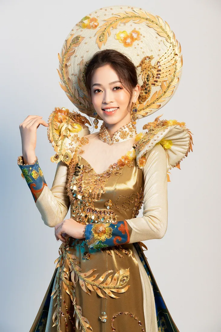 Hé lộ bộ trang phục dân tộc Á hậu Phương Nga dự thi Miss Grand International 2018 - Ảnh 2. Hé lộ bộ trang phục dân tộc Á hậu Phương Nga dự thi Miss Grand International 2018 - Ảnh 2.