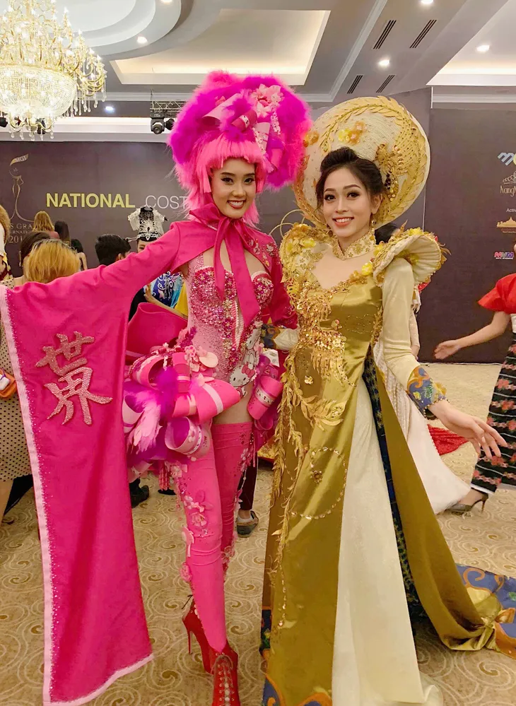 Á hậu Phương Nga tỏa sáng tại đêm thi trang phục dân tộc Miss Grand International 2018 - Ảnh 6. Á hậu Phương Nga tỏa sáng tại đêm thi trang phục dân tộc Miss Grand International 2018 - Ảnh 6.