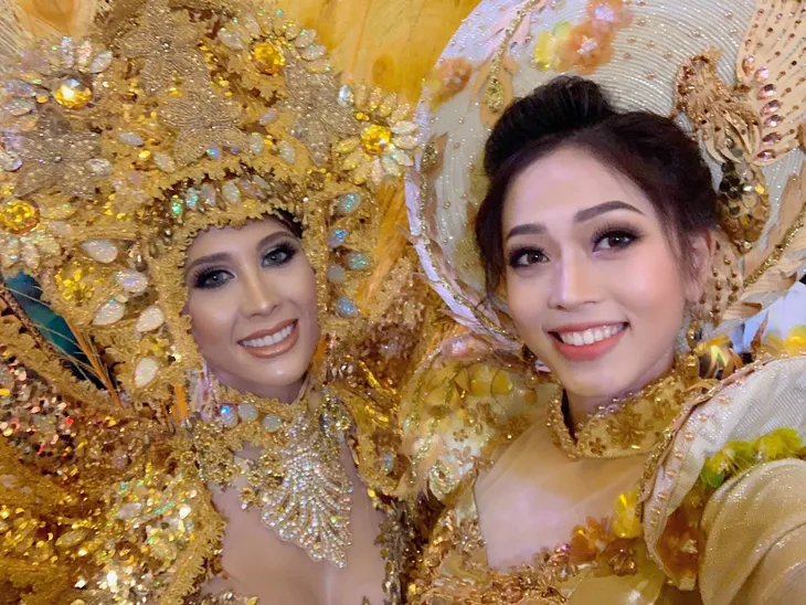 Á hậu Phương Nga tỏa sáng tại đêm thi trang phục dân tộc Miss Grand International 2018 - Ảnh 4. Á hậu Phương Nga tỏa sáng tại đêm thi trang phục dân tộc Miss Grand International 2018 - Ảnh 4.