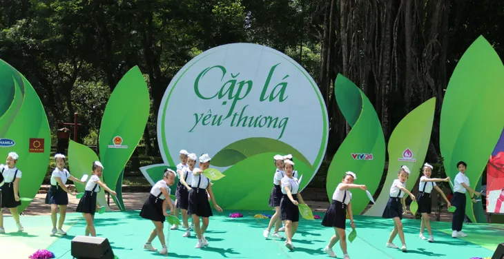 Cặp lá yêu thương sinh nhật 3 tuổi: Những khoảnh khắc đáng nhớ! - Ảnh 1. Cặp lá yêu thương sinh nhật 3 tuổi: Những khoảnh khắc đáng nhớ! - Ảnh 1.