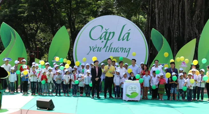 Cặp lá yêu thương sinh nhật 3 tuổi: Những khoảnh khắc đáng nhớ! - Ảnh 11. Cặp lá yêu thương sinh nhật 3 tuổi: Những khoảnh khắc đáng nhớ! - Ảnh 11.