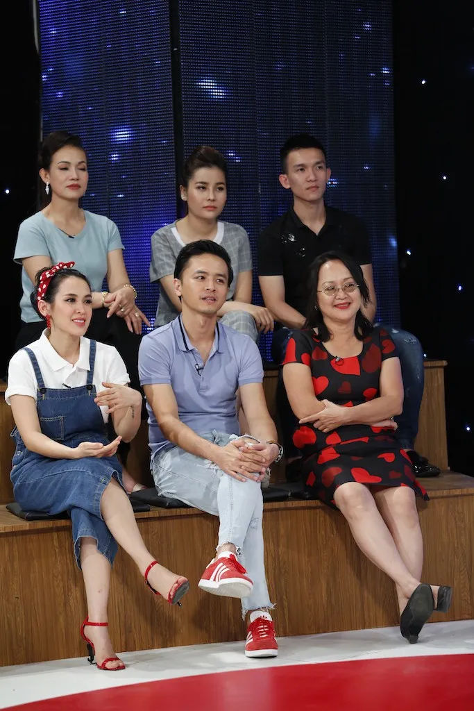 Học viện mẹ chồng: Tú Vi trải lòng về khó khăn khi mới sinh con đầu lòng - Ảnh 1.