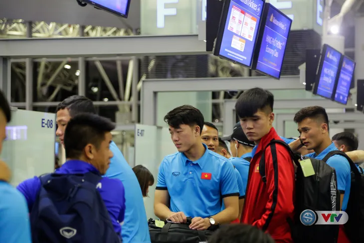 ẢNH: Chuẩn bị cho AFF Cup 2018, ĐT Việt Nam lên đường sang Hàn Quốc tập huấn - Ảnh 8. ẢNH: Chuẩn bị cho AFF Cup 2018, ĐT Việt Nam lên đường sang Hàn Quốc tập huấn - Ảnh 8.