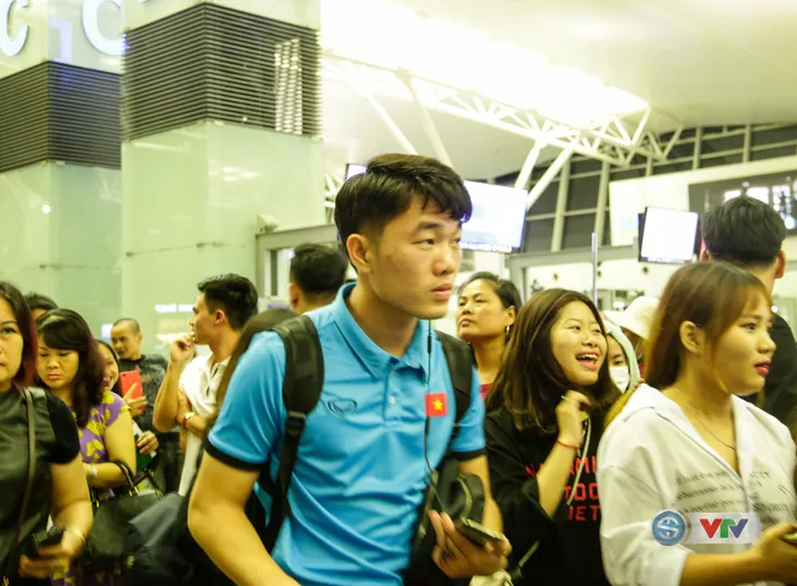 ẢNH: Chuẩn bị cho AFF Cup 2018, ĐT Việt Nam lên đường sang Hàn Quốc tập huấn - Ảnh 7. ẢNH: Chuẩn bị cho AFF Cup 2018, ĐT Việt Nam lên đường sang Hàn Quốc tập huấn - Ảnh 7.