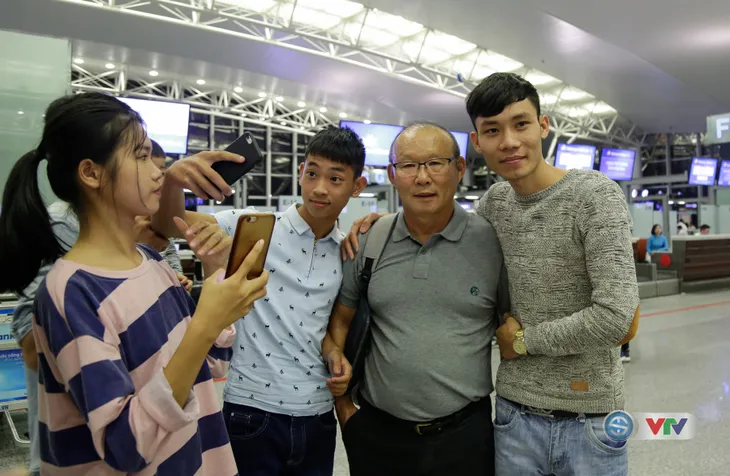 ẢNH: Chuẩn bị cho AFF Cup 2018, ĐT Việt Nam lên đường sang Hàn Quốc tập huấn - Ảnh 17. ẢNH: Chuẩn bị cho AFF Cup 2018, ĐT Việt Nam lên đường sang Hàn Quốc tập huấn - Ảnh 17.