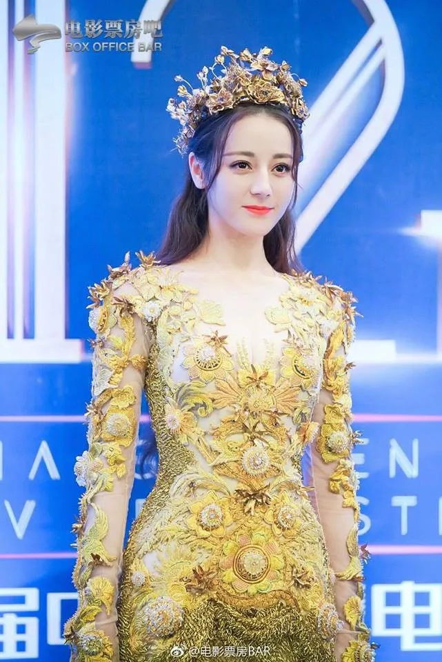 Fan bấn loạn vì Nữ thần Kim ưng 2018 Địch Lệ Nhiệt Ba đẹp xuất sắc - Ảnh 9. Fan bấn loạn vì Nữ thần Kim ưng 2018 Địch Lệ Nhiệt Ba đẹp xuất sắc - Ảnh 9.