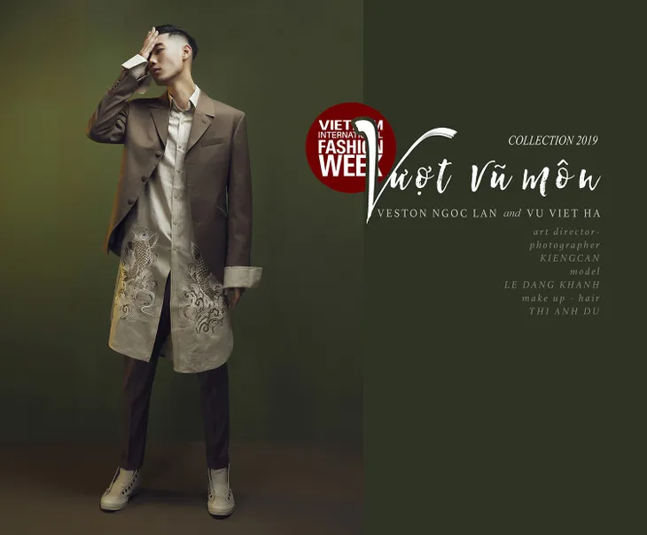 NTK Việt Vượt vũ môn trên sàn diễn Tuần lễ thời trang quốc tế Việt Nam Thu - Đông 2018 - Ảnh 1. NTK Việt Vượt vũ môn trên sàn diễn Tuần lễ thời trang quốc tế Việt Nam Thu - Đông 2018 - Ảnh 1.
