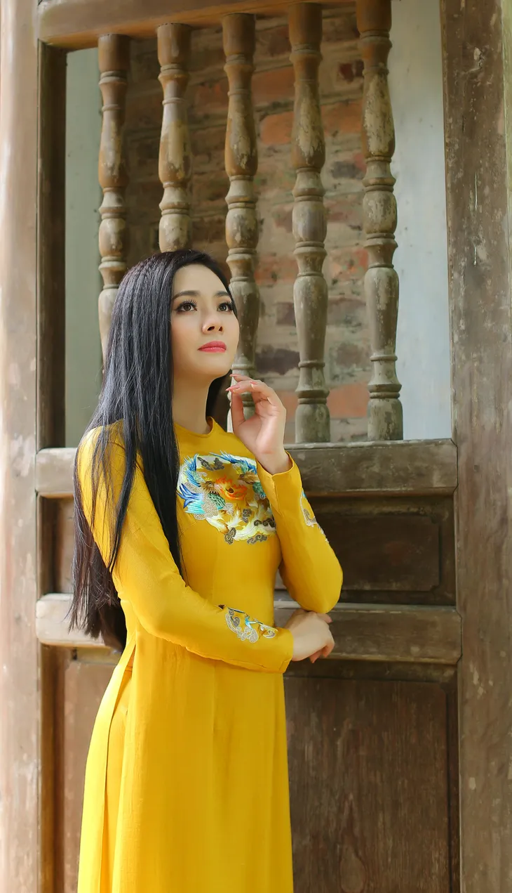 Lương Nguyệt Anh ra mắt MV Nhớ lời mẹ ru nhân ngày 20/10 - Ảnh 1. Lương Nguyệt Anh ra mắt MV Nhớ lời mẹ ru nhân ngày 20/10 - Ảnh 1.