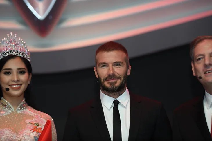 David Beckham đẹp trai khó cưỡng tại buổi ra mắt xe của Vinfast - Ảnh 4. David Beckham đẹp trai khó cưỡng tại buổi ra mắt xe của Vinfast - Ảnh 4.