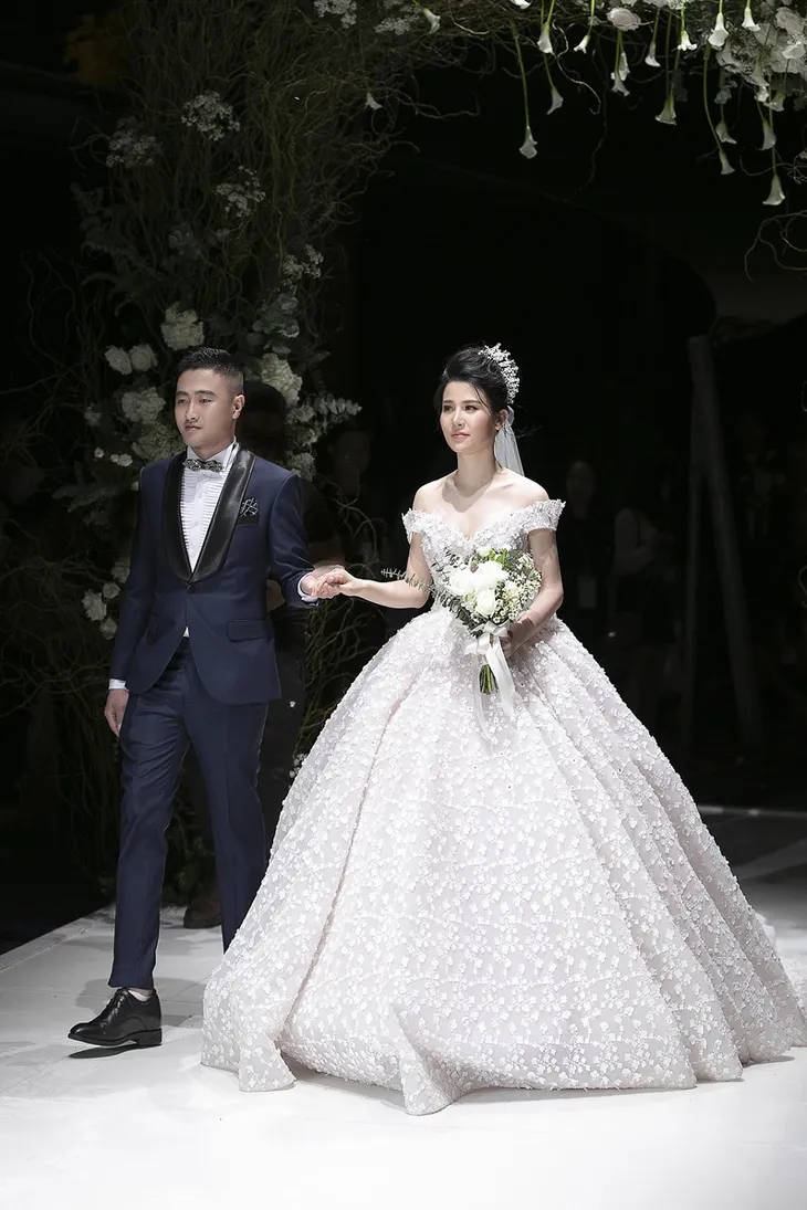 Calla Show 2018 - Show diễn đặc biệt nhất của làng thời trang: Khi sàn catwalk trở thành lễ đường tình yêu - Ảnh 10. Calla Show 2018 - Show diễn đặc biệt nhất của làng thời trang: Khi sàn catwalk trở thành lễ đường tình yêu - Ảnh 10.