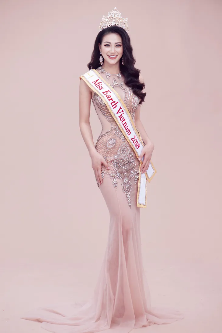 Hành trình đăng quang Hoa hậu Trái đất 2018 của Nguyễn Phương Khánh - Ảnh 3. Hành trình đăng quang Hoa hậu Trái đất 2018 của Nguyễn Phương Khánh - Ảnh 3.