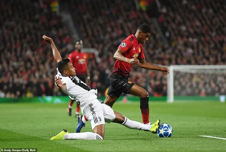 Man Utd 0-1 Juventus: Tỉ số tối thiểu, chiến thắng toàn diện - Ảnh 3. Man Utd 0-1 Juventus: Tỉ số tối thiểu, chiến thắng toàn diện - Ảnh 3.