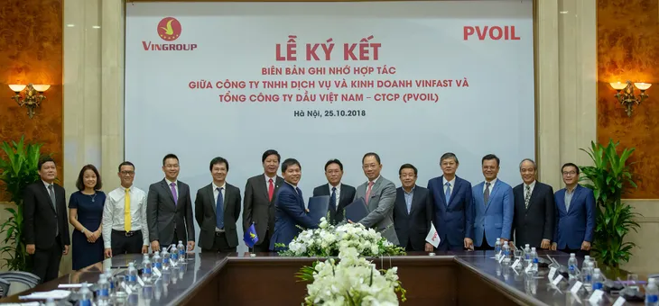 VinFast hợp tác PV Oil triển khai trạm sạc, thuê pin cho xe điện - Ảnh 1. VinFast hợp tác PV Oil triển khai trạm sạc, thuê pin cho xe điện - Ảnh 1.