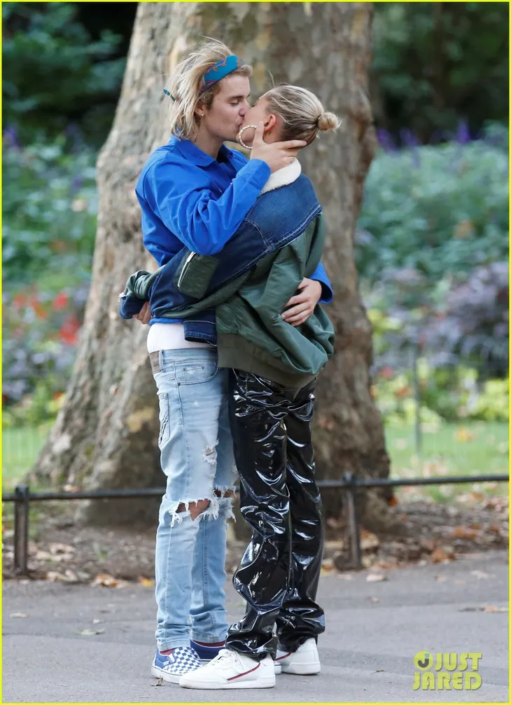 Justin Bieber và hôn thê cứ thế này bảo sao Selena Gomez không ốm - Ảnh 3. Justin Bieber và hôn thê cứ thế này bảo sao Selena Gomez không ốm - Ảnh 3.