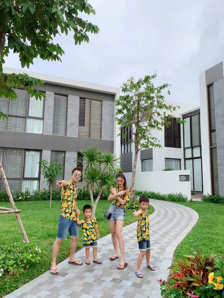 Vợ chồng ca sĩ Đăng Khôi vui vẻ đi du lịch cùng hai con - Ảnh 6. Vợ chồng ca sĩ Đăng Khôi vui vẻ đi du lịch cùng hai con - Ảnh 6.