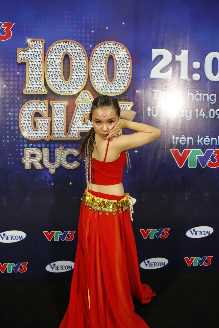 100 giây rực rỡ - Tập 5: Vũ công nhí gây choáng với tài năng bẻ khớp - Ảnh 1. 100 giây rực rỡ - Tập 5: Vũ công nhí gây choáng với tài năng bẻ khớp - Ảnh 1.