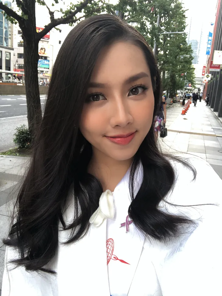 Thùy Tiên gây xúc động qua video tự giới thiệu tại Miss International 2018 - Ảnh 11. Thùy Tiên gây xúc động qua video tự giới thiệu tại Miss International 2018 - Ảnh 11.