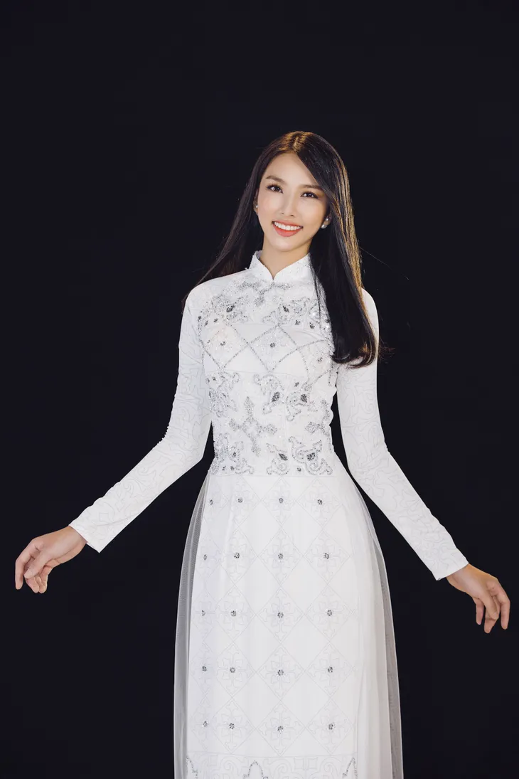 Thùy Tiên gây xúc động qua video tự giới thiệu tại Miss International 2018 - Ảnh 3. Thùy Tiên gây xúc động qua video tự giới thiệu tại Miss International 2018 - Ảnh 3.