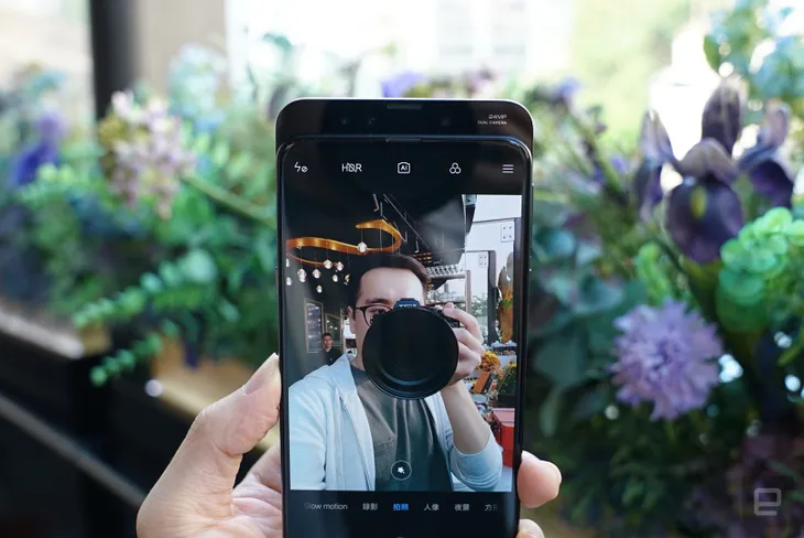 Xiaomi ra mắt Mi Mix 3: Không tai thỏ, camera trượt, RAM 10GB - Ảnh 2. Xiaomi ra mắt Mi Mix 3: Không tai thỏ, camera trượt, RAM 10GB - Ảnh 2.