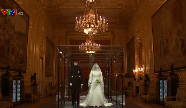 Triển lãm váy cưới của Công nương Meghan - Ảnh 1. Triển lãm váy cưới của Công nương Meghan - Ảnh 1.
