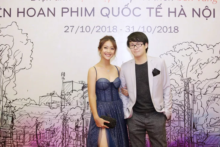 Khả Ngân quyến rũ trên thảm đỏ LHP Quốc tế Hà Nội - Ảnh 3. Khả Ngân quyến rũ trên thảm đỏ LHP Quốc tế Hà Nội - Ảnh 3.
