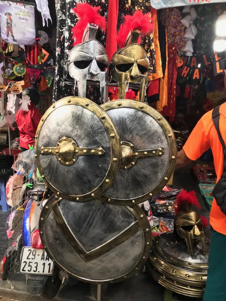 Phố Hàng Mã nhộn nhịp mùa lễ hội Halloween - Ảnh 8. Phố Hàng Mã nhộn nhịp mùa lễ hội Halloween - Ảnh 8.