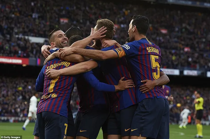 Kết quả bóng đá rạng sáng 29/10: Barcelona huỷ diệt Real Madrid, Man Utd thắng nhọc nhằn - Ảnh 1. Kết quả bóng đá rạng sáng 29/10: Barcelona huỷ diệt Real Madrid, Man Utd thắng nhọc nhằn - Ảnh 1.