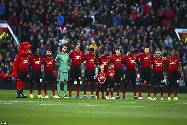 Những hình ảnh nghẹn lòng trong ngày buồn của Leicester City - Ảnh 4. Những hình ảnh nghẹn lòng trong ngày buồn của Leicester City - Ảnh 4.