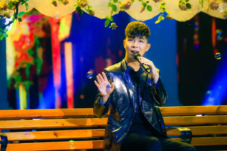Danh ca Phương Dung chinh phục khán giả với “Những ngày hoa mộng” - Ảnh 4. Danh ca Phương Dung chinh phục khán giả với “Những ngày hoa mộng” - Ảnh 4.