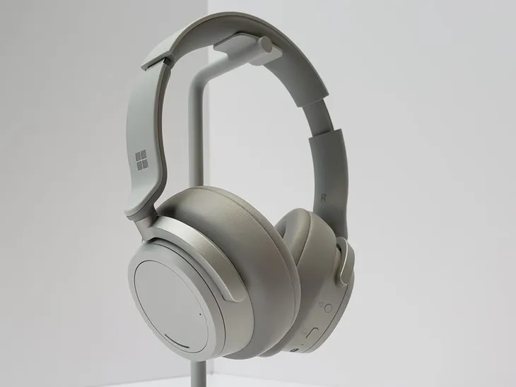 Microsoft trình làng 3 mẫu máy tính Surface, cùng tai nghe Surface Headphones - Ảnh 4. Microsoft trình làng 3 mẫu máy tính Surface, cùng tai nghe Surface Headphones - Ảnh 4.
