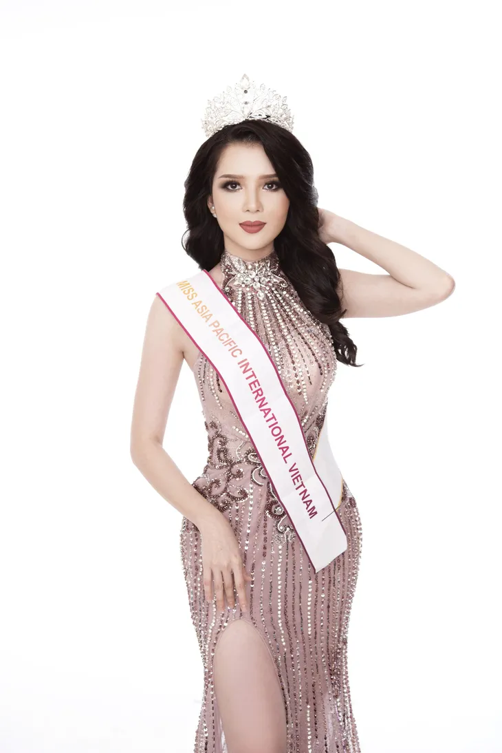 Thúy Vi diện đầm dạ hội trước thềm Chung kết Hoa hậu châu Á-Thái Bình Dương - Ảnh 5. Thúy Vi diện đầm dạ hội trước thềm Chung kết Hoa hậu châu Á-Thái Bình Dương - Ảnh 5.