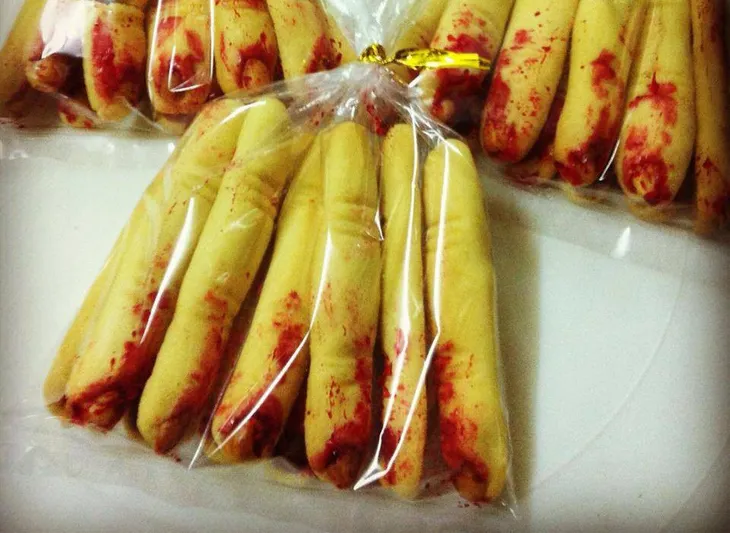Chị em làm bánh handmade kiếm bộn tiền nhờ làm bánh Halloween kinh dị - Ảnh 4. Chị em làm bánh handmade kiếm bộn tiền nhờ làm bánh Halloween kinh dị - Ảnh 4.