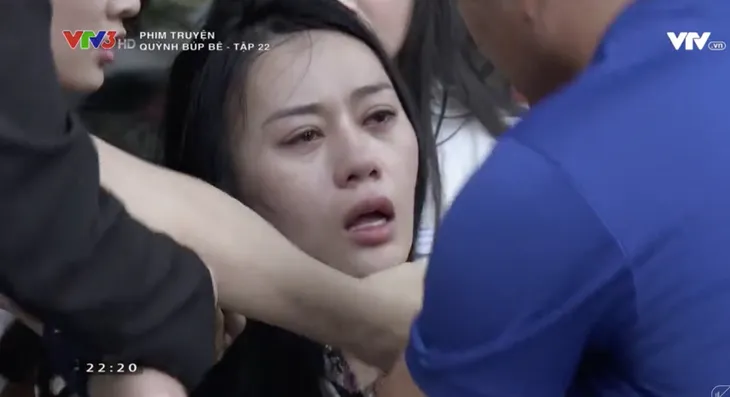 Quỳnh búp bê - Tập 22: Lan trở nên điên dại, Quỳnh bị dàn cảnh đánh ghen làm nhục - Ảnh 16. Quỳnh búp bê - Tập 22: Lan trở nên điên dại, Quỳnh bị dàn cảnh đánh ghen làm nhục - Ảnh 16.