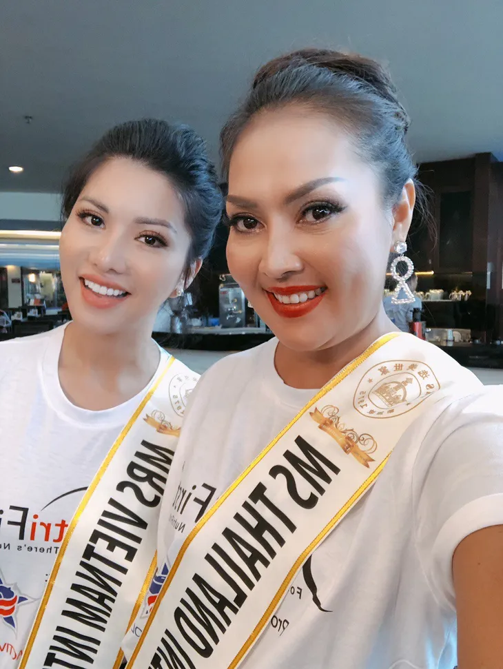 Đại diện Việt Nam rạng ngời bên dàn thí sinh Hoa hậu Quý bà 2018 - Ảnh 8. Đại diện Việt Nam rạng ngời bên dàn thí sinh Hoa hậu Quý bà 2018 - Ảnh 8.
