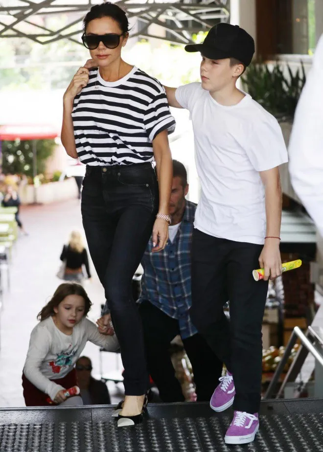 Gia đình Victoria Beckham tụ tập sau phát ngôn gây sốc của David Beckham - Ảnh 3. Gia đình Victoria Beckham tụ tập sau phát ngôn gây sốc của David Beckham - Ảnh 3.